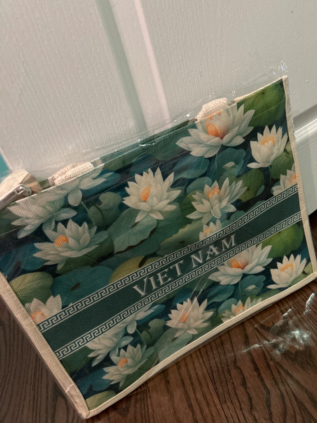 Tote bag with lotus flower print