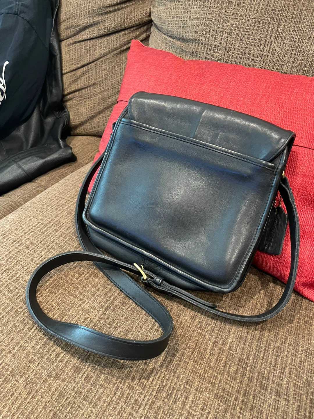 Black Leather Coach Shoulder Bag - photo 3