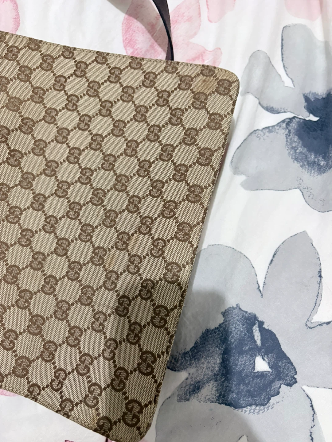 Gucci Monogram Canvas Shoulder Bag - photo 4