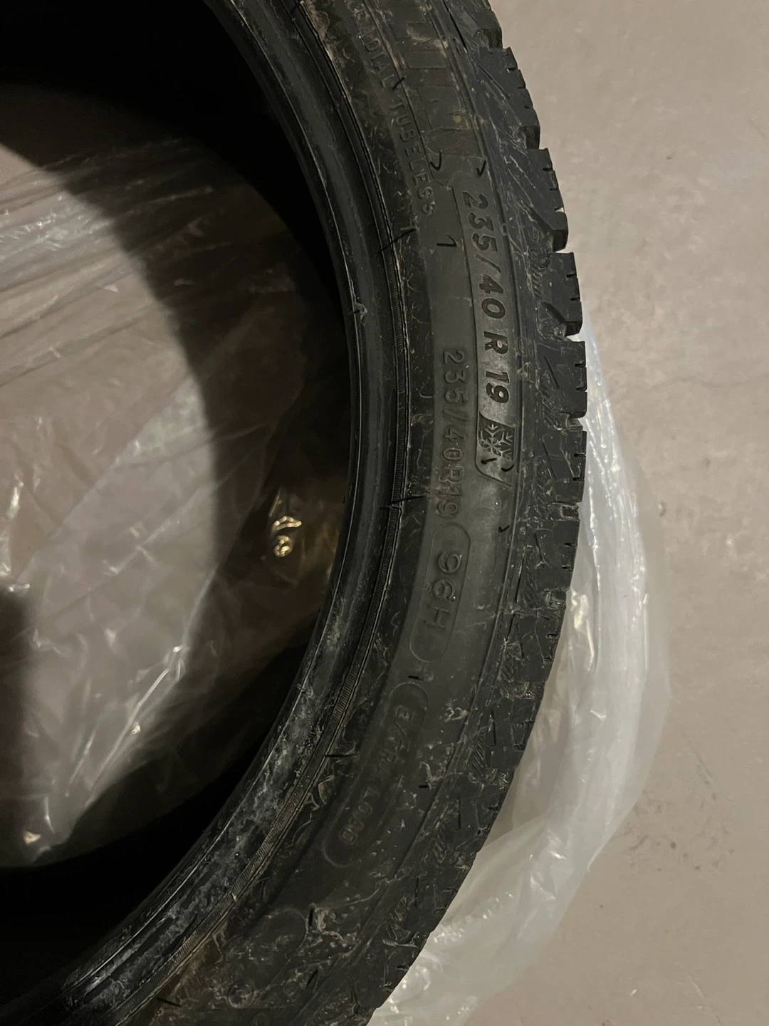 MICHELIN X-Ice Snow 235/40 R19 96H XL - photo 2