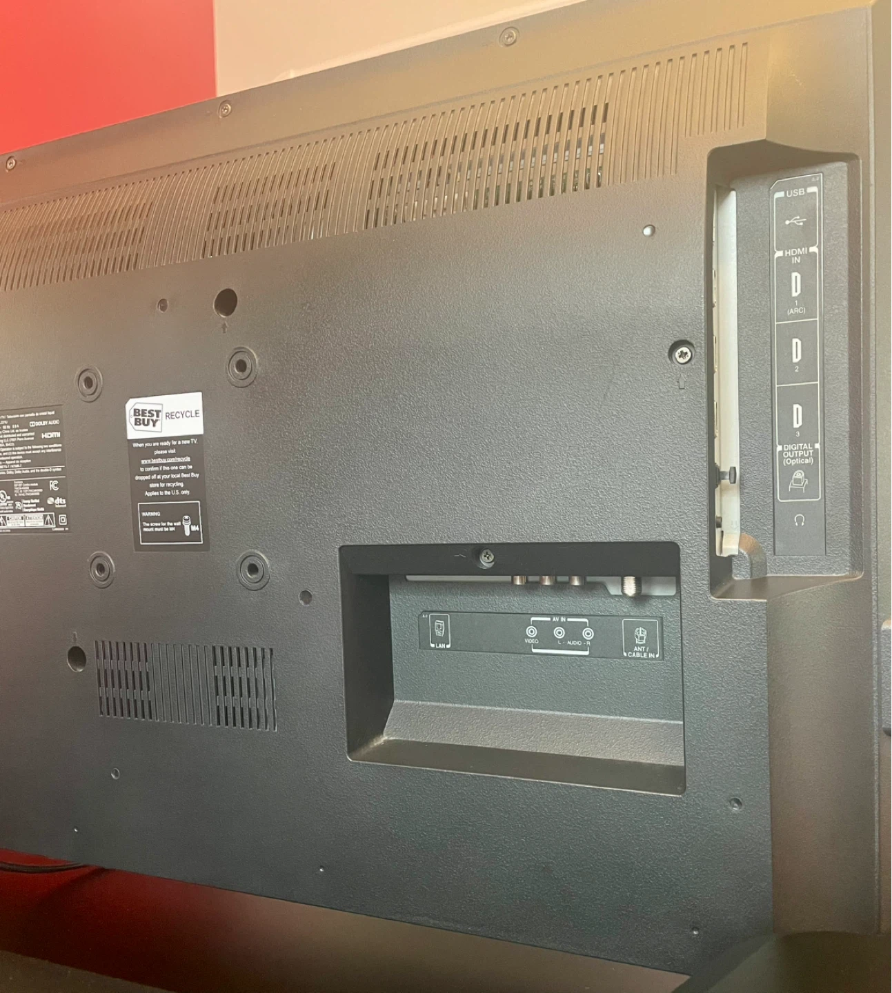 Toshiba 32" Cast TV - photo 4