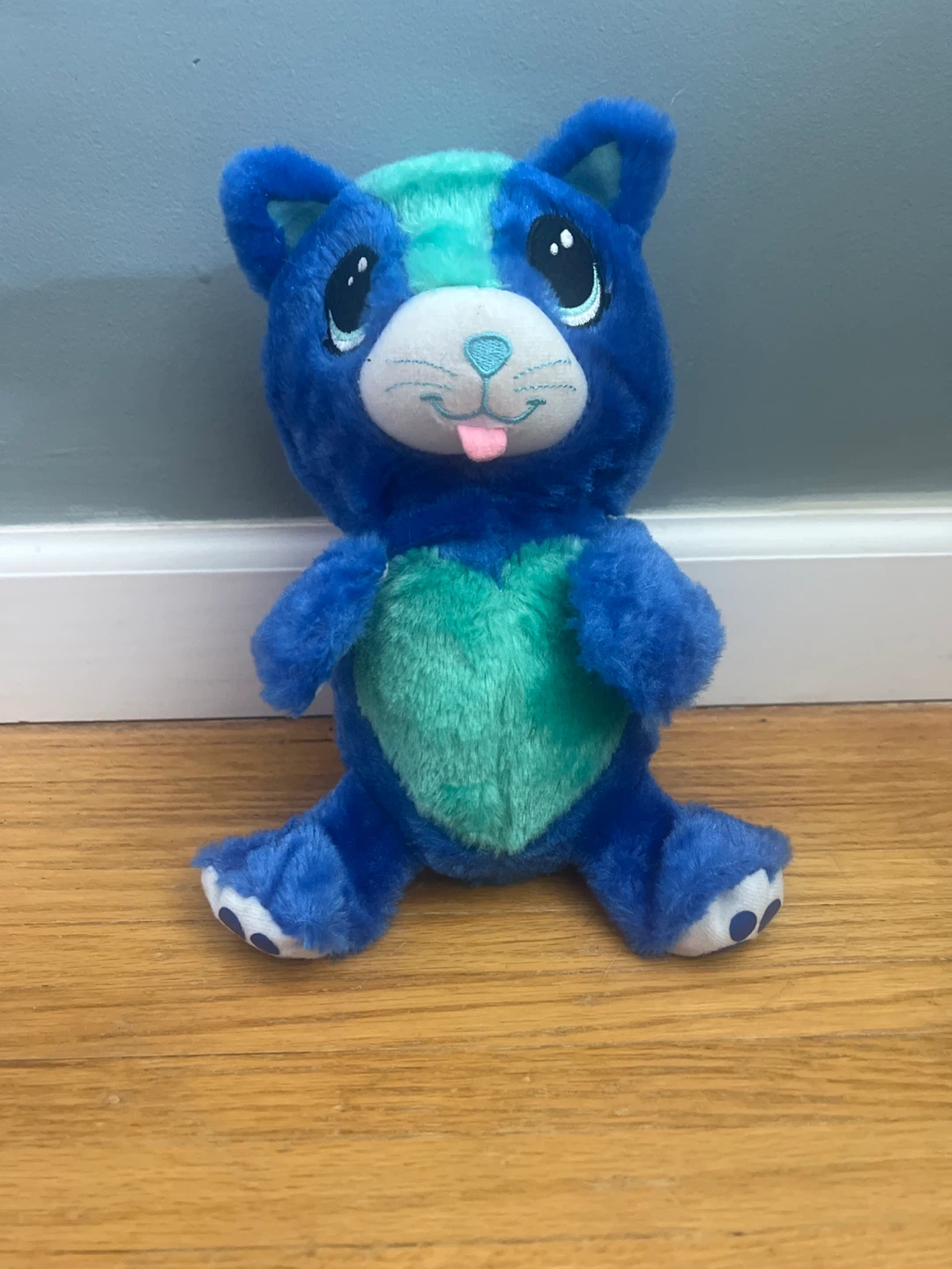 Ball pet blue cat (blue berry kitten)