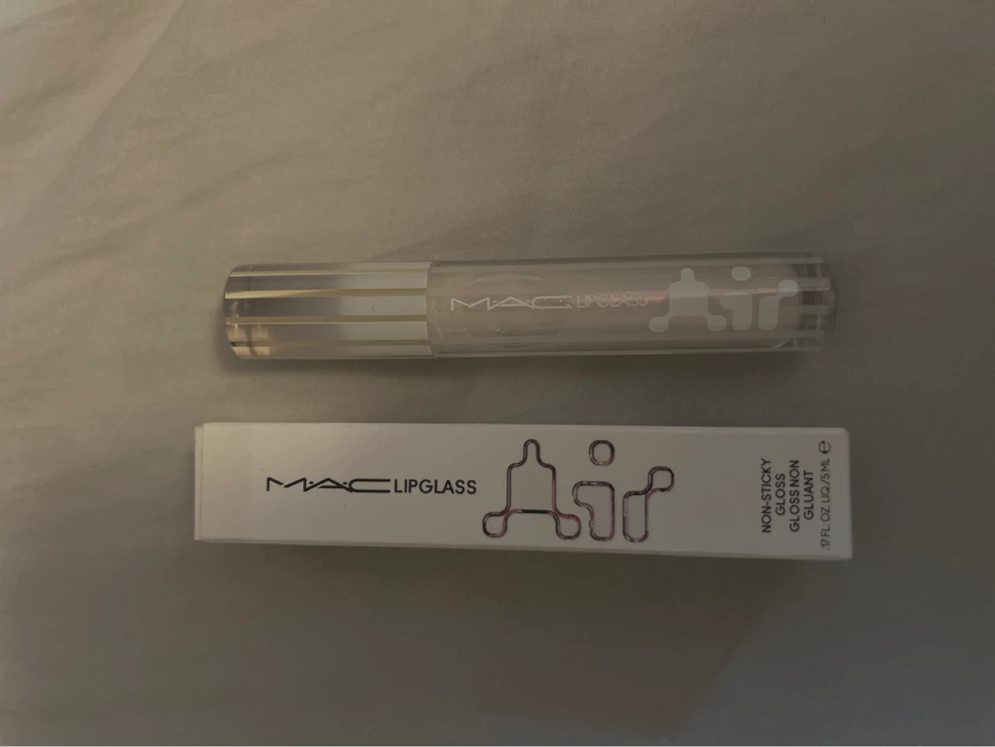 MAC Lipglass "Air"