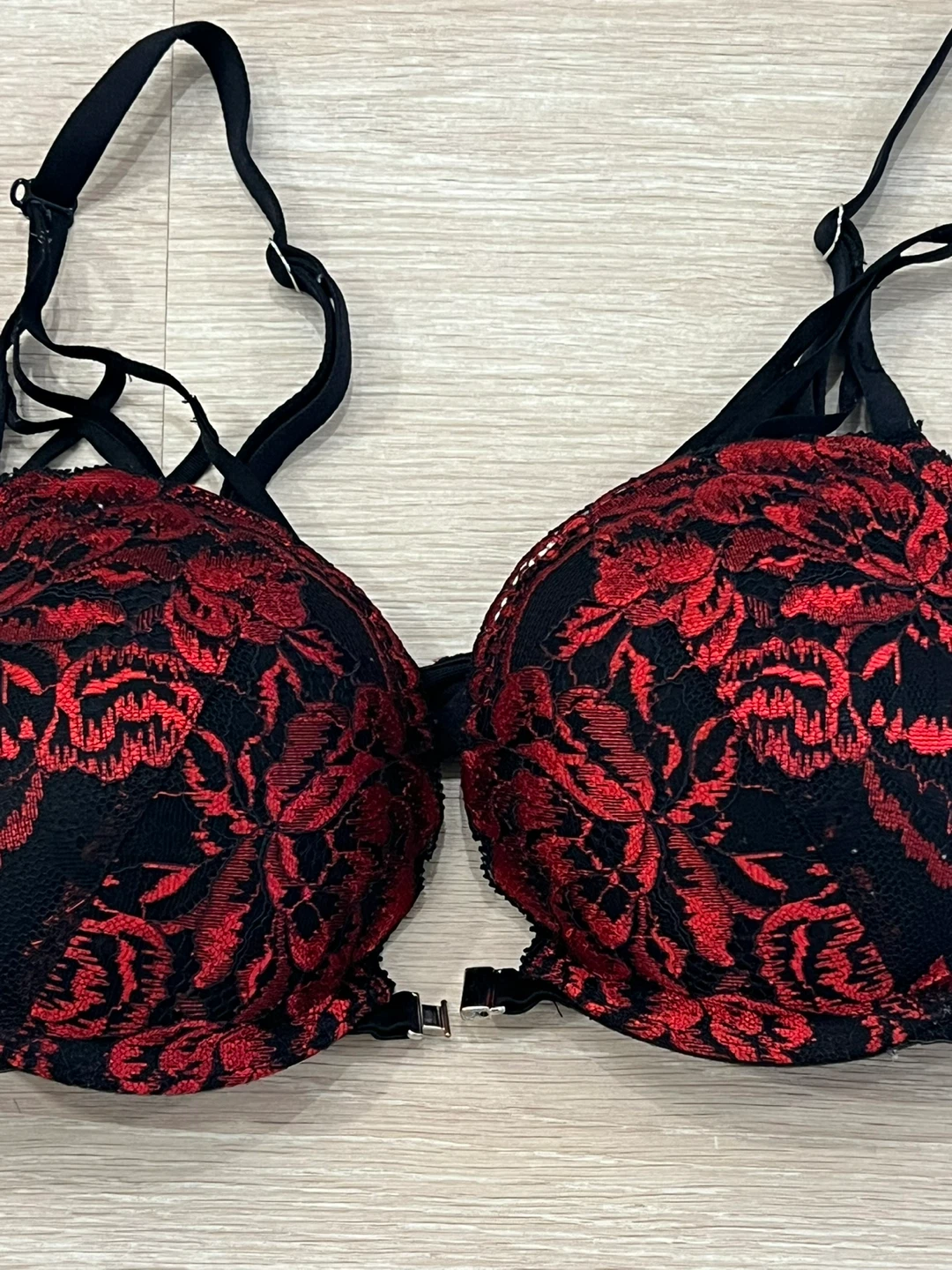 Victorias Secret Black and Red Lace Bra - photo 2