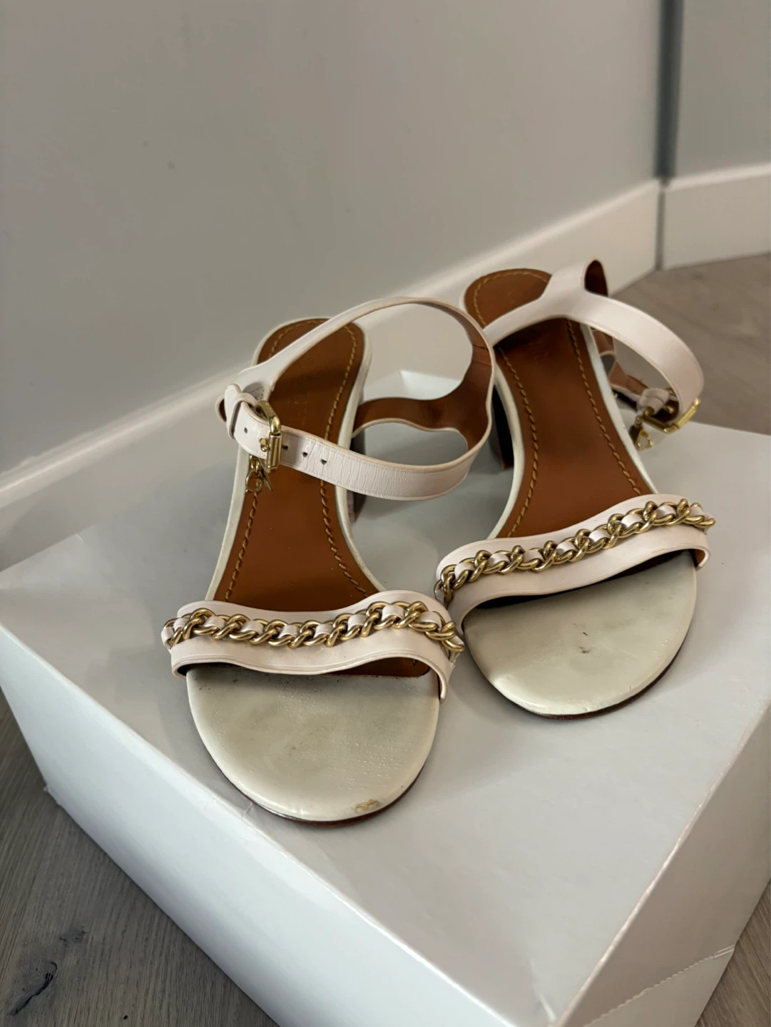 White Leather Chain Strap Heeled Sandals - photo 3