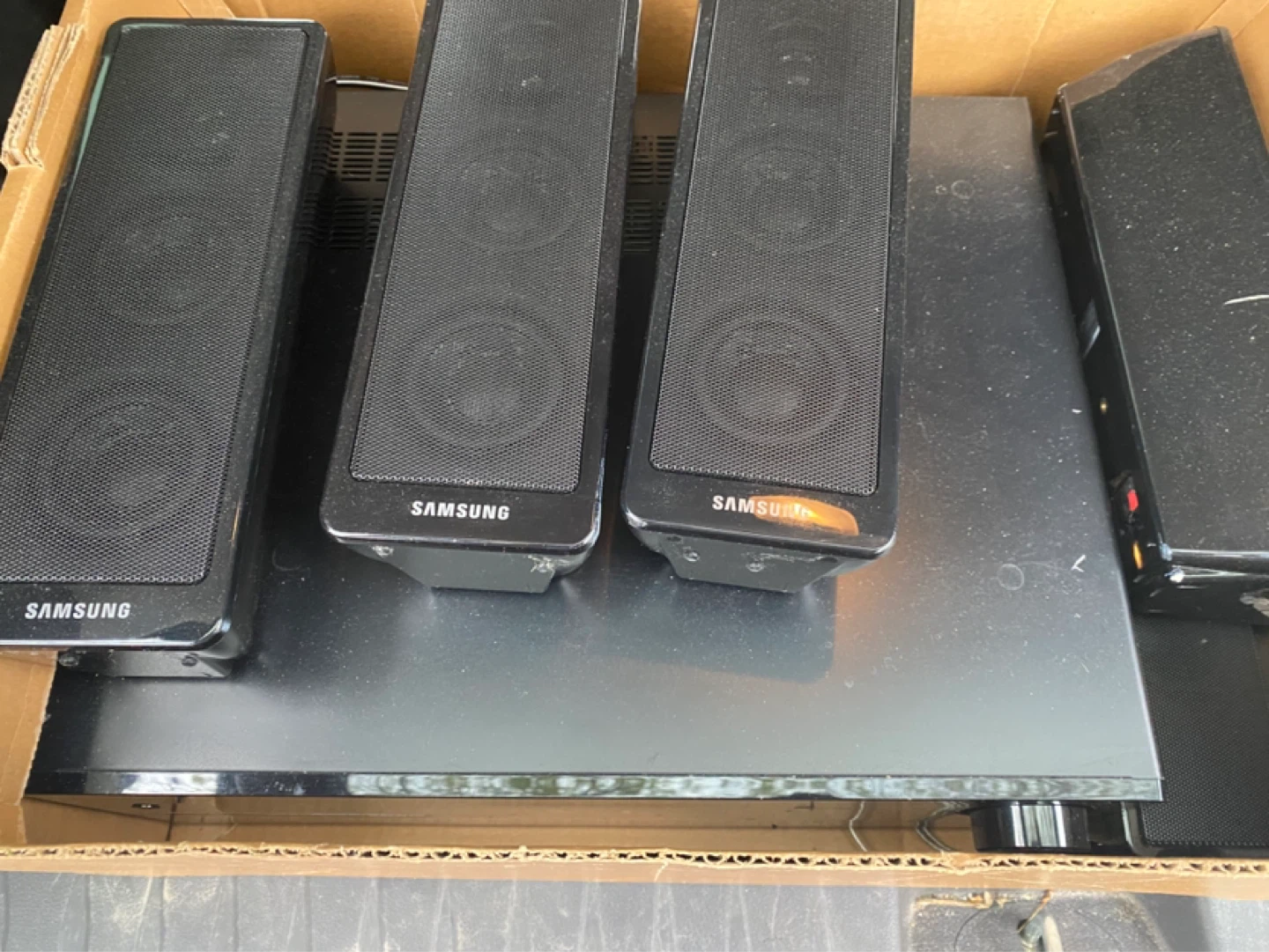 Samsung Home Theatre System Speakers and Subwoofer - photo 2