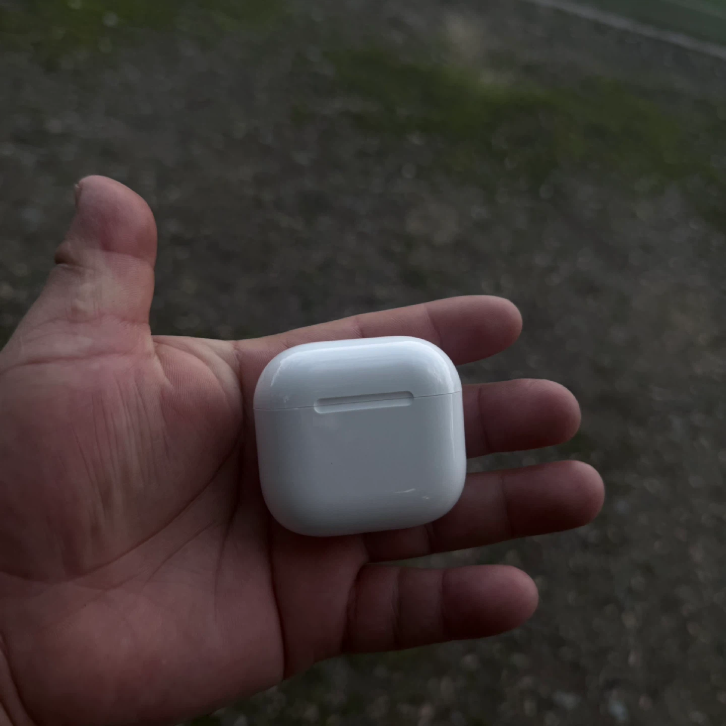 Apple AirPods Pro Charging Case - photo 5