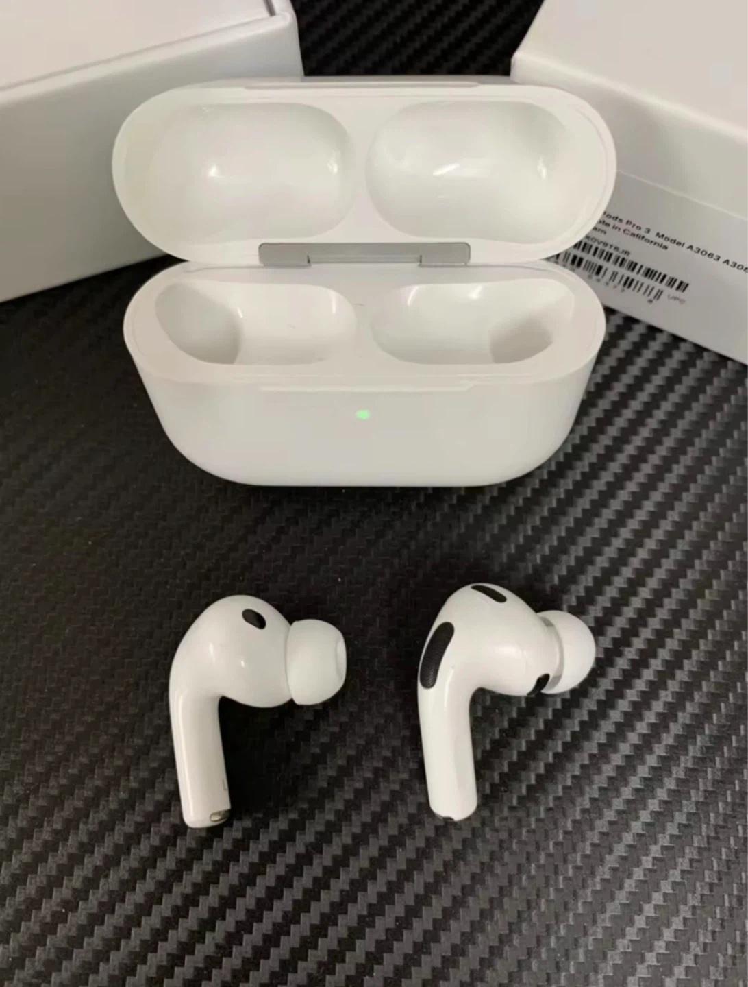 Apple AirPods Pro 3rd Gen Wireless Earbuds - photo 2