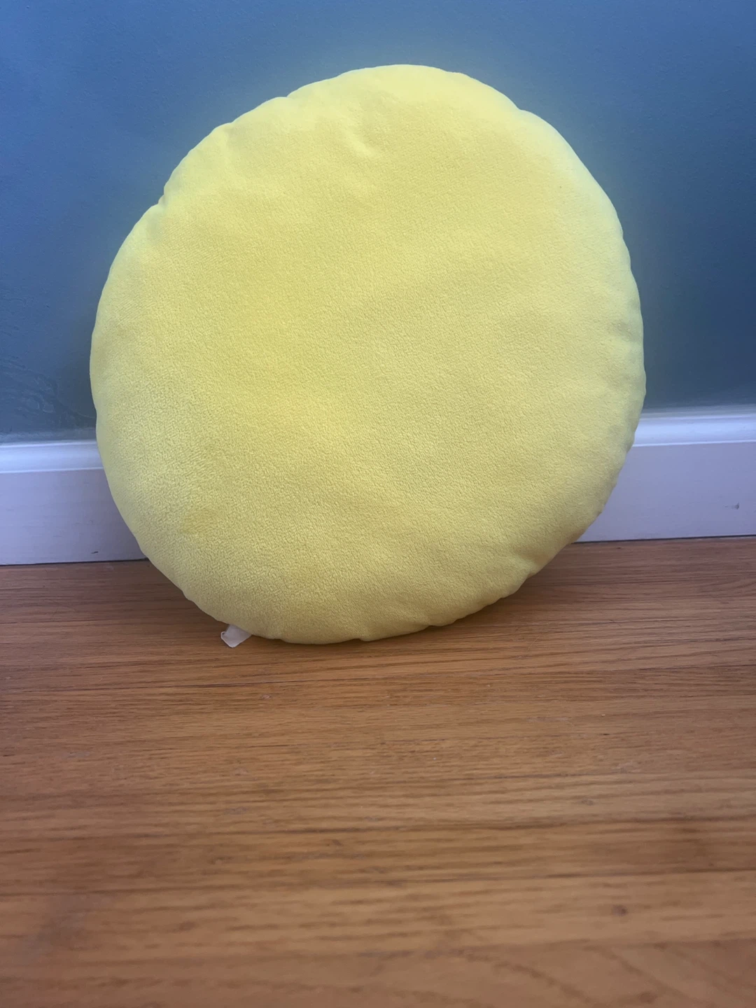 Cute emoji pillow - photo 2