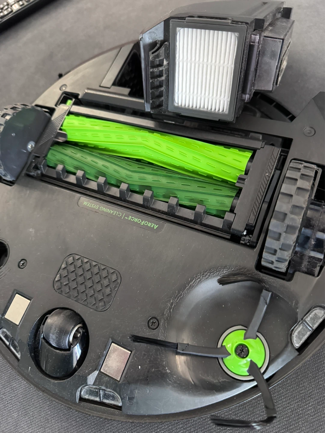 iRobot Roomba j7 Robot Vacuum - photo 2