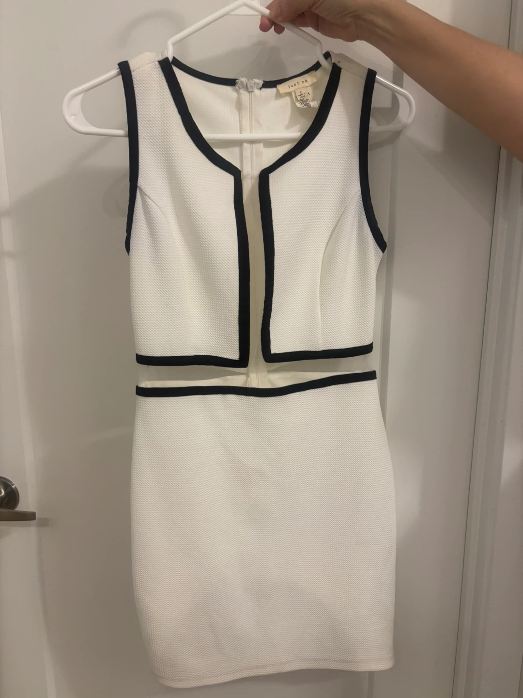 White & Black Fitted Dress – Size Small - photo 2