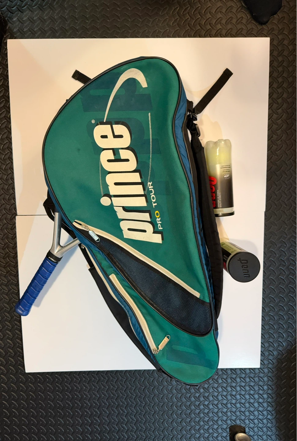 Prince Tennis bag ( classic style) holds 4 rackets plus more