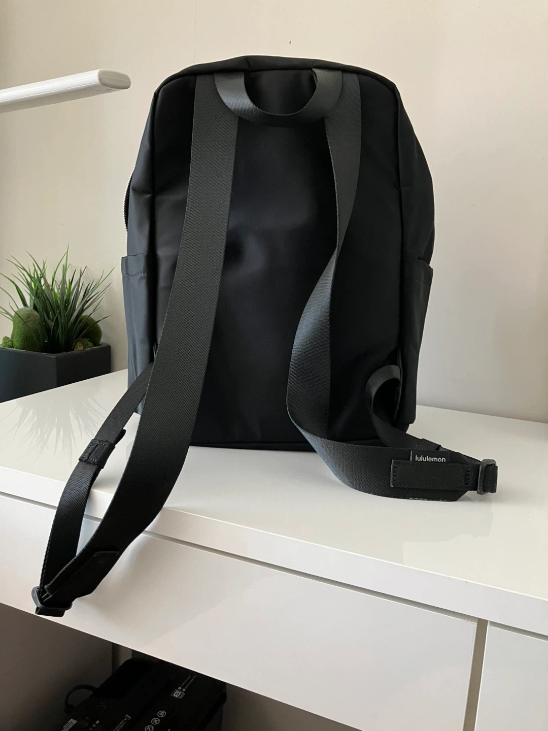 Lululemon Black Backpack:  11.5 L capacity - photo 2