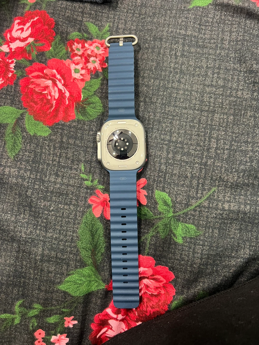 Apple Watch Ultra 49mm Titanium - photo 2