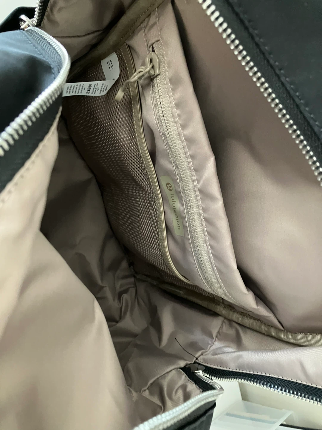 Lululemon Black Backpack:  11.5 L capacity - photo 3