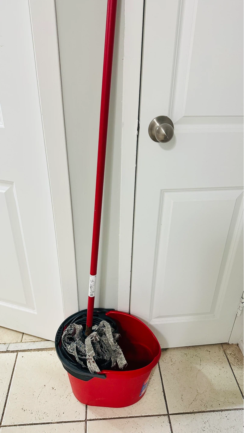 Red Spin Mop and Bucket Set - photo 2