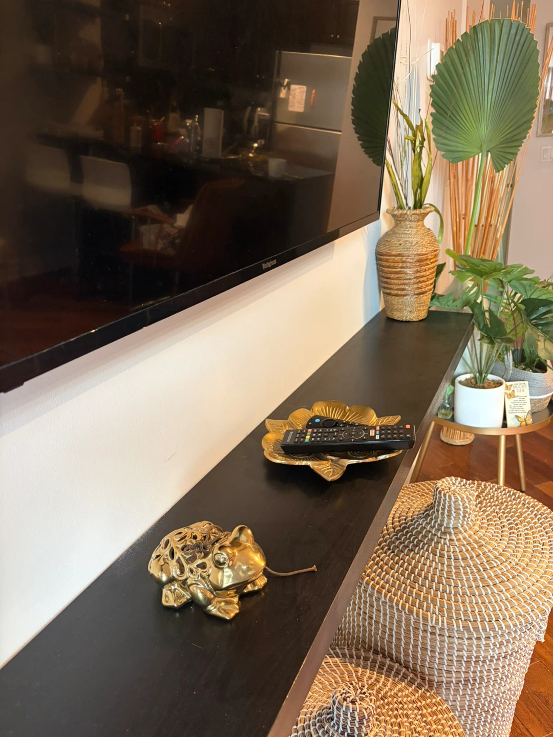 Gold Frog Decor