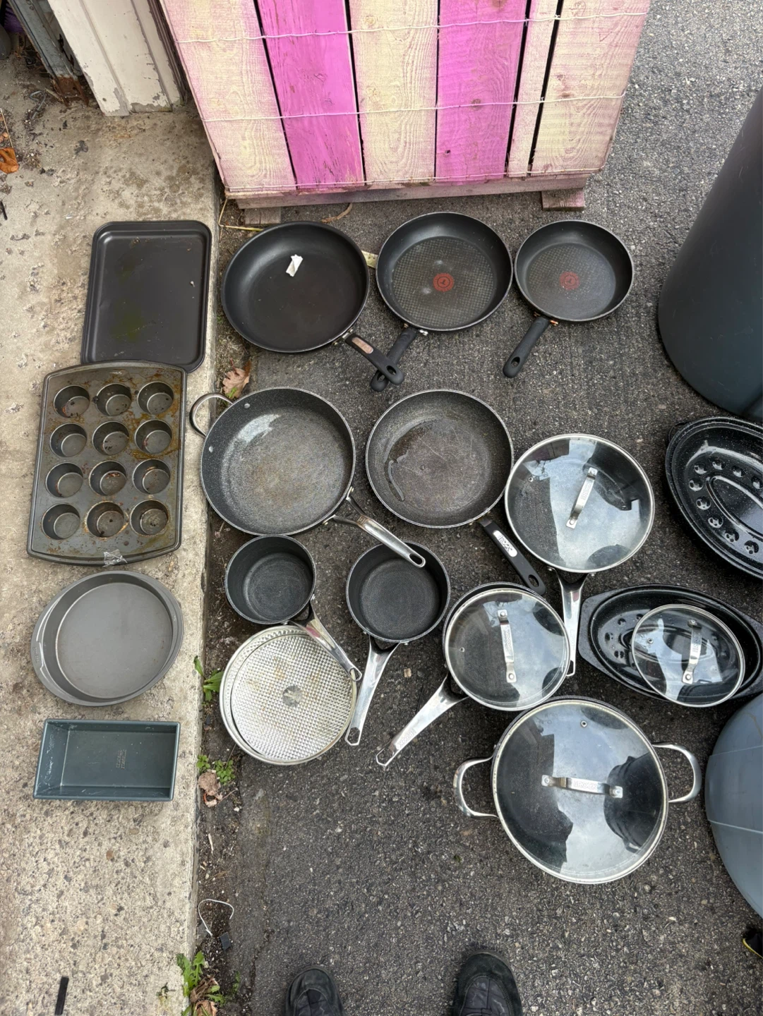 Assorted Cookware Set - Pots, Pans & Bakeware