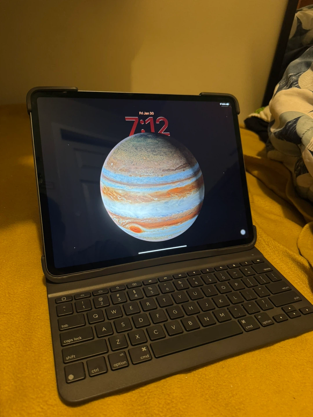 IPAD PRO 12.9 INCH 512GB with Keyboard Case