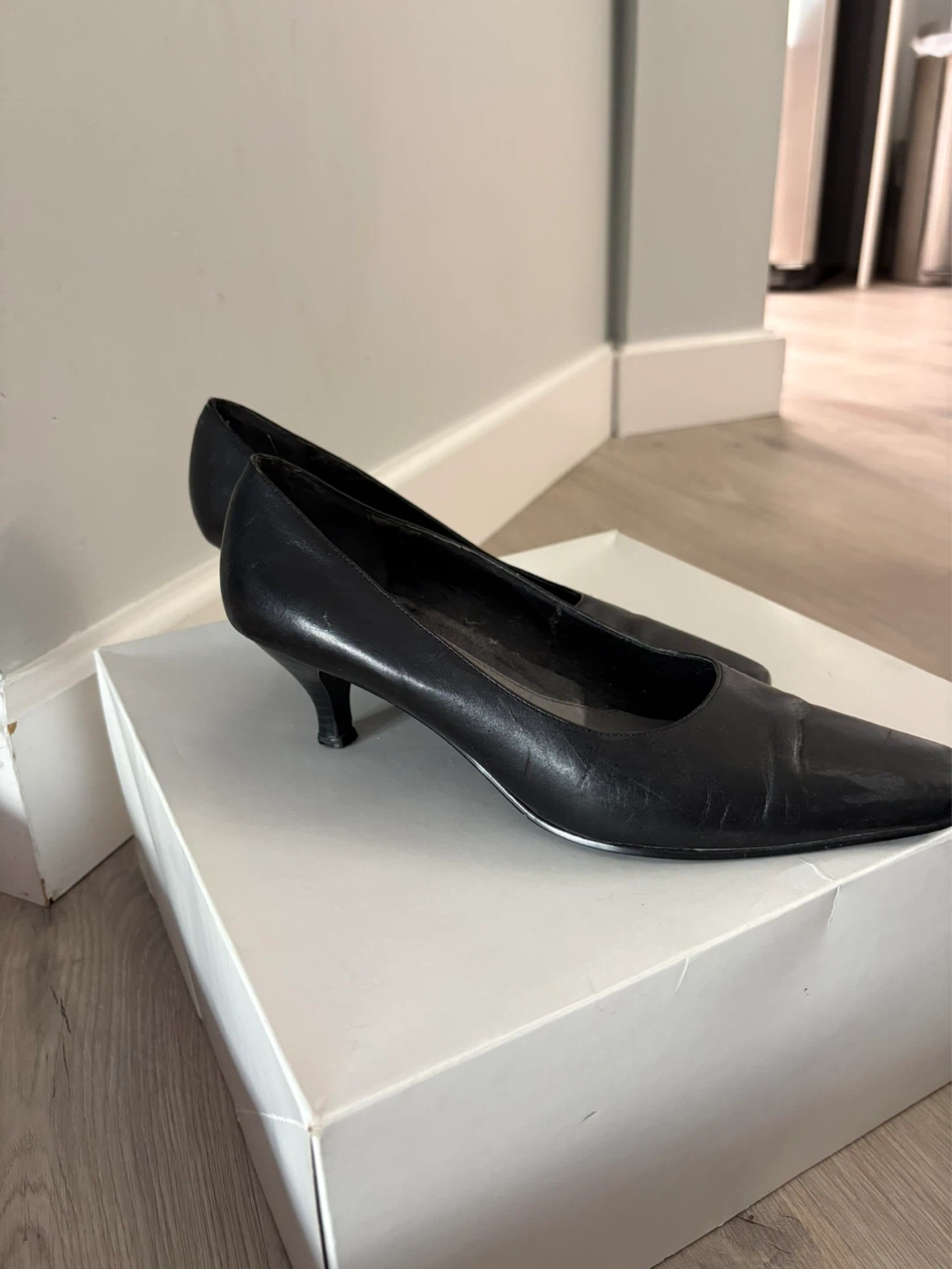Calvin Klein Black Leather Heels - photo 2