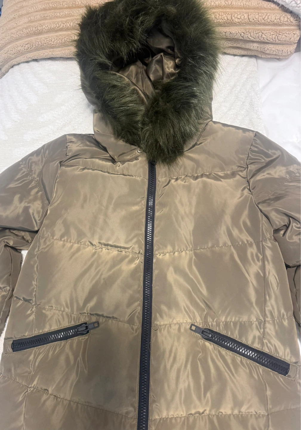 Stradivarius Puffer Coat with Fur Hood. Small. Olive green - photo 2