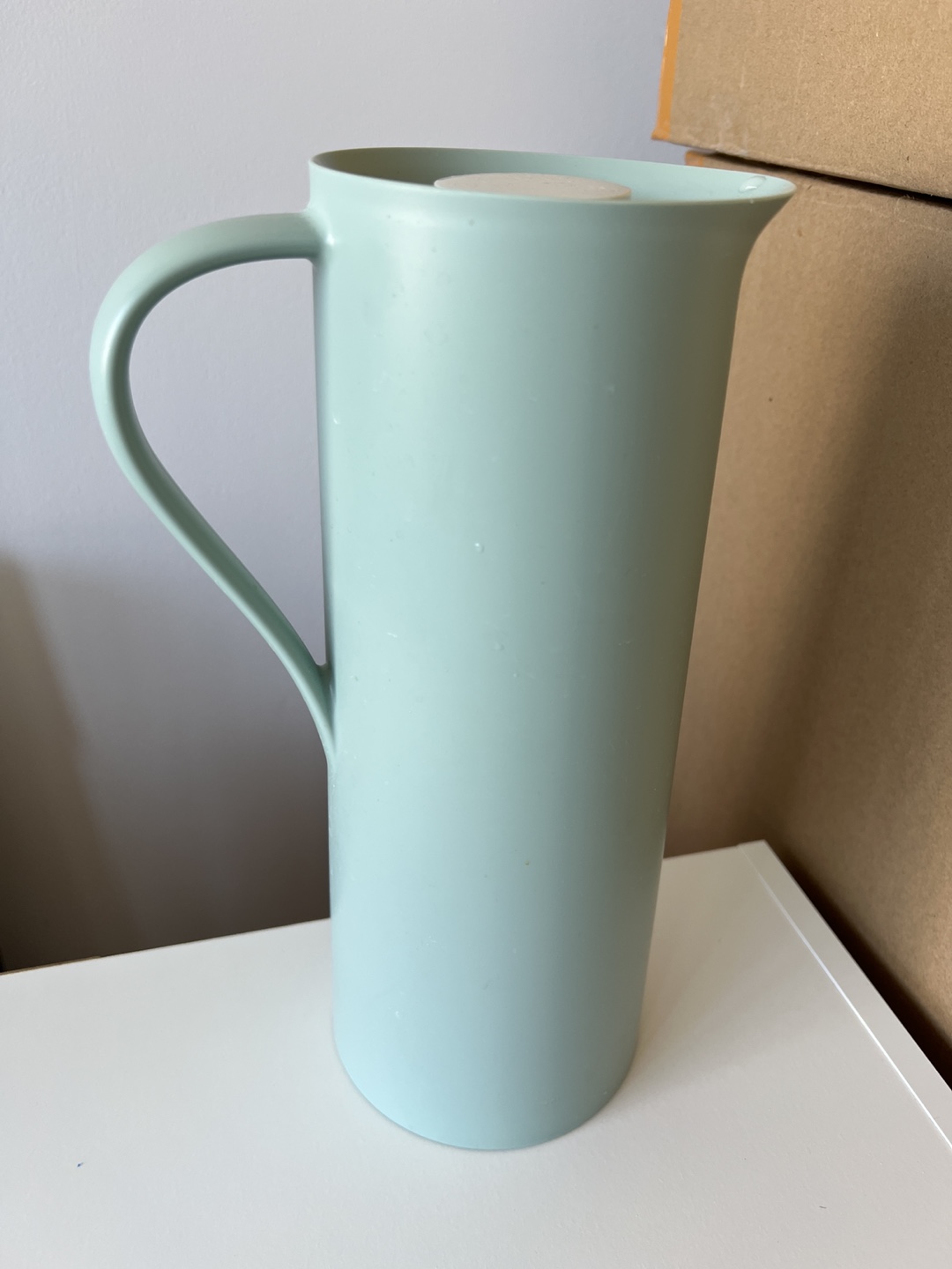Light green vacuum flask