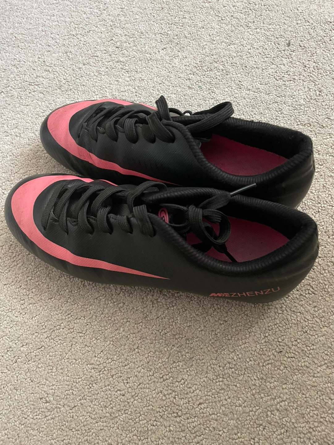 Black and Pink Soccer Cleats - Size 6 US - photo 2