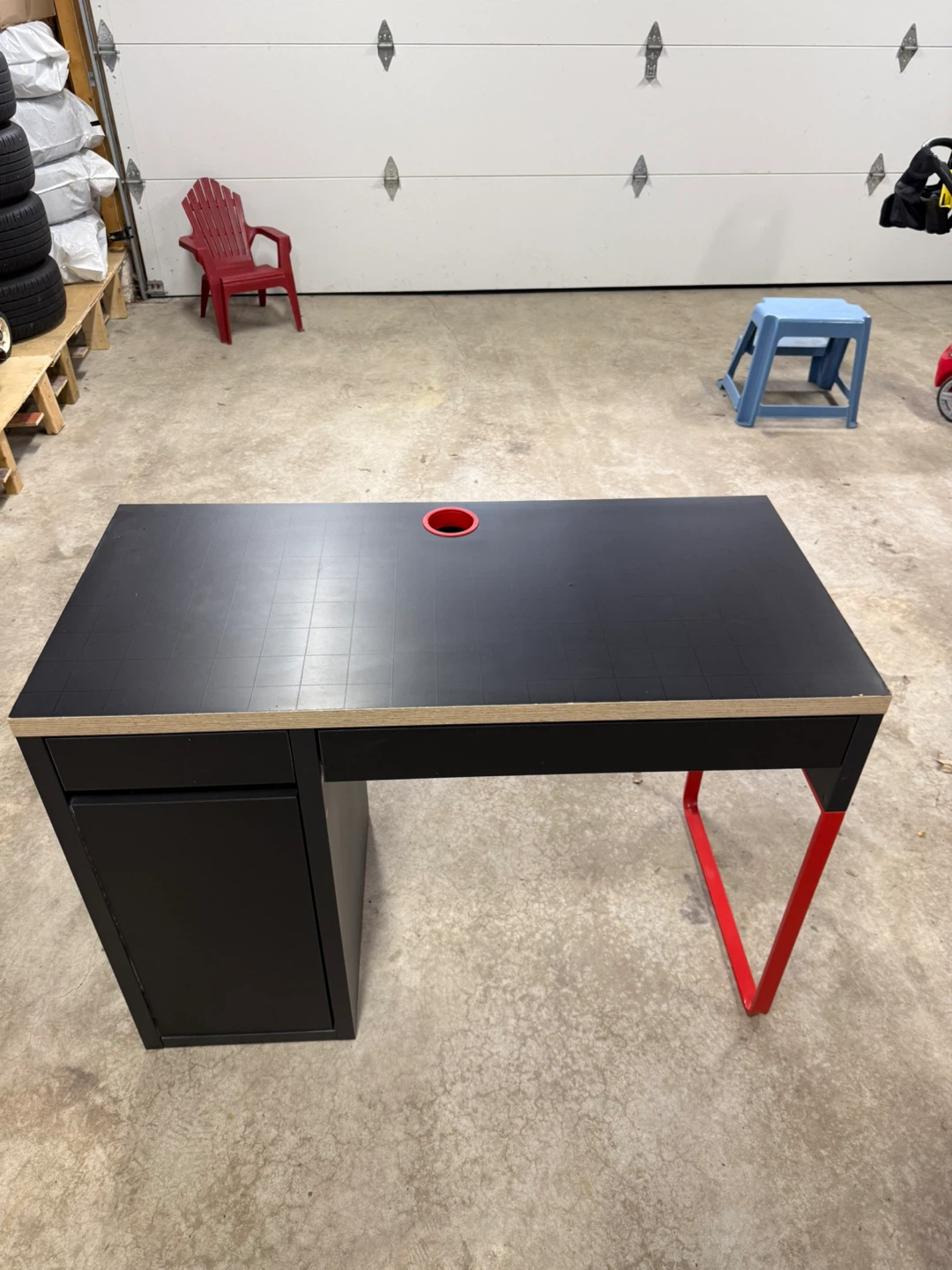IKEA MICKE Desk - Anthracite/Red - photo 4