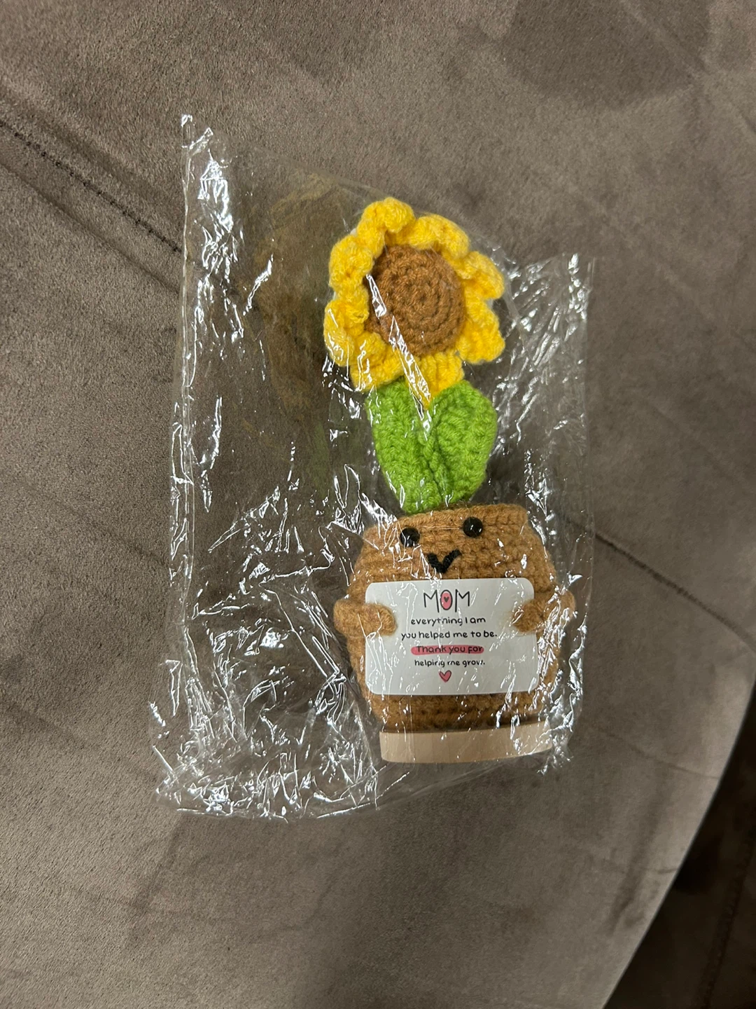 Mother’s Day ! Crocheted Sunflower "Mom" Plant Decoration Gift