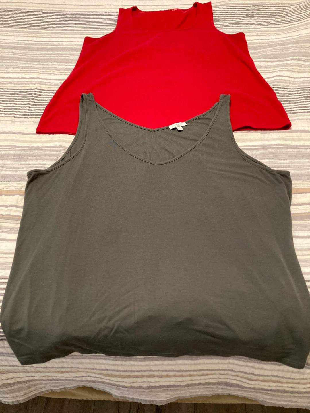 Bundle of plus size tops - photo 3