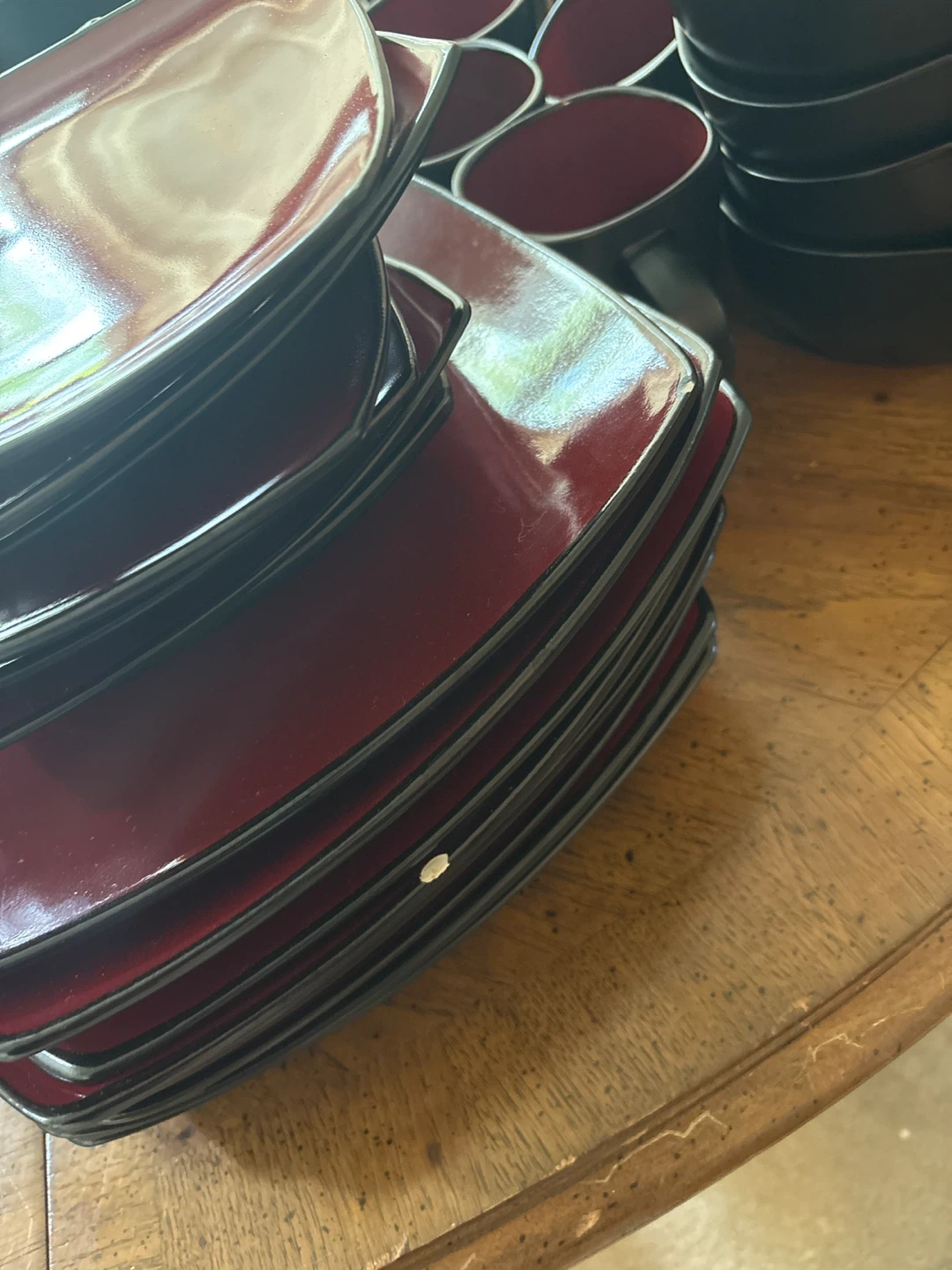 Red and Black Dinnerware Set - photo 3