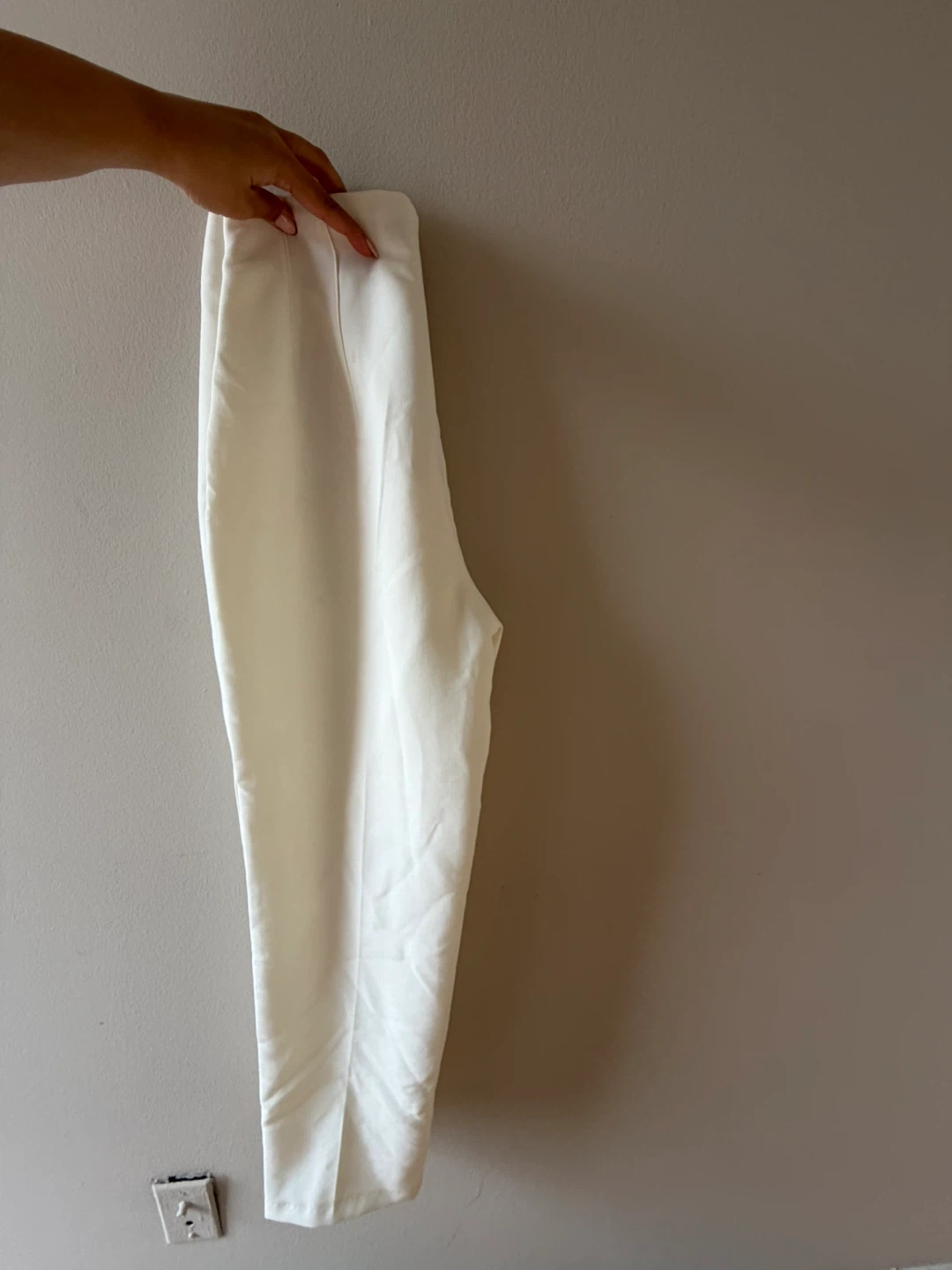 ZARA White Cropped Tailored Trousers - Size M