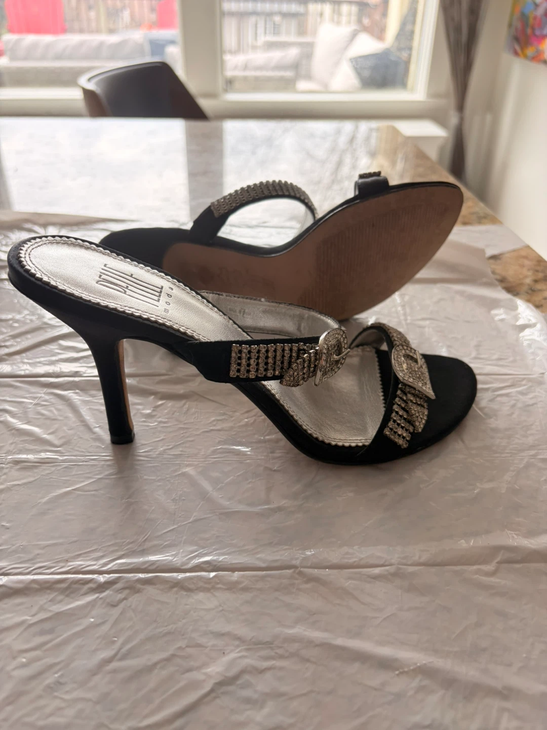 Pelle Moda Black Embellished Heel Sandals Size 7M - photo 3