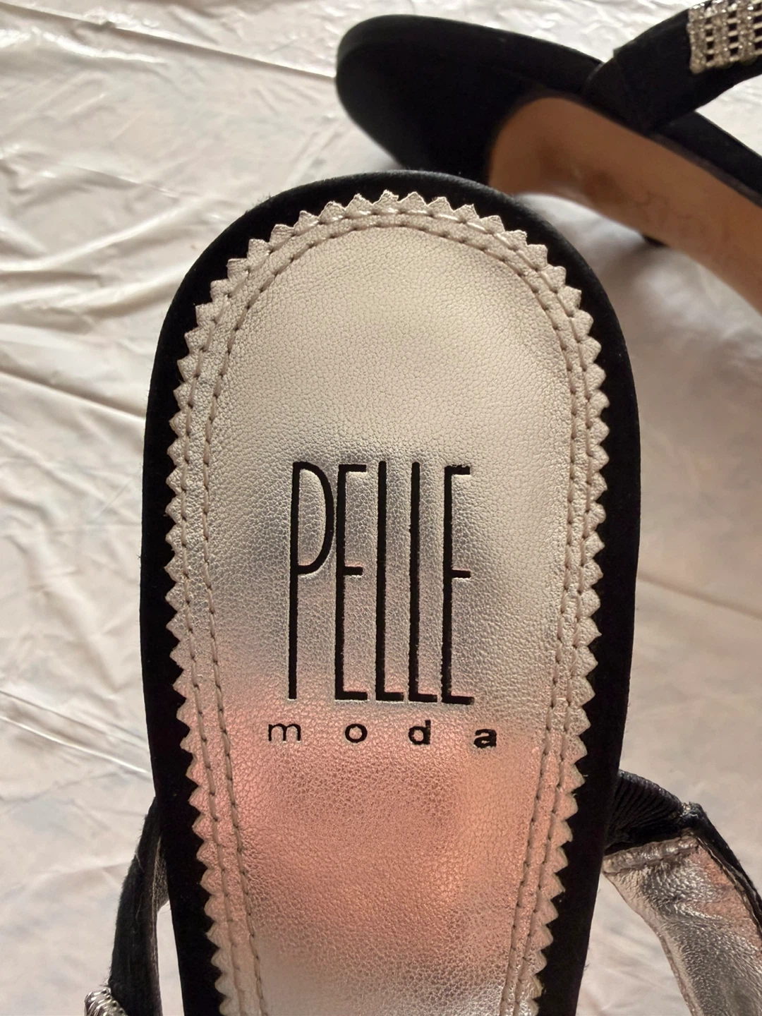 Pelle Moda Black Embellished Heel Sandals Size 7M - photo 4