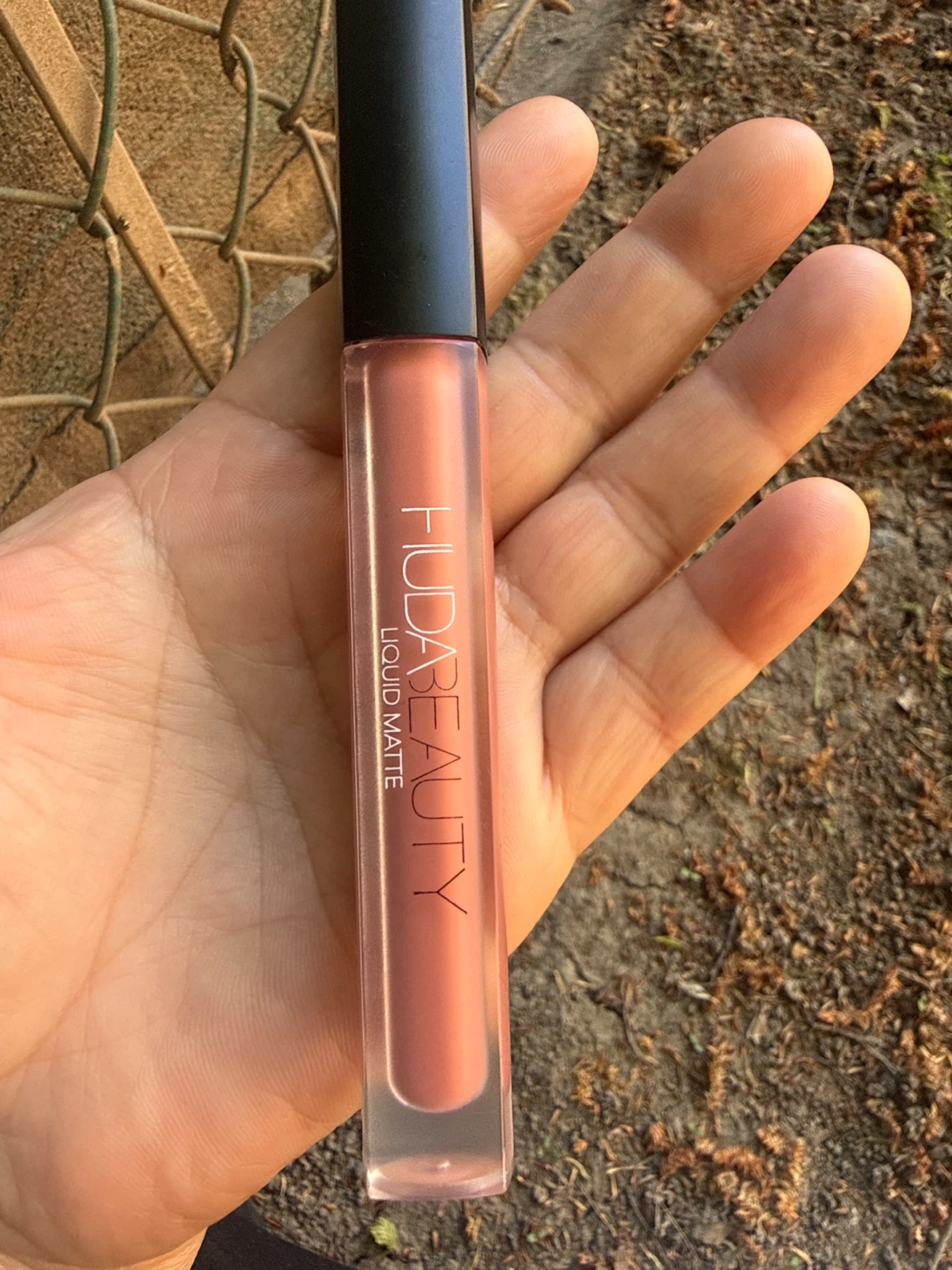 huda beauty matte lipstick