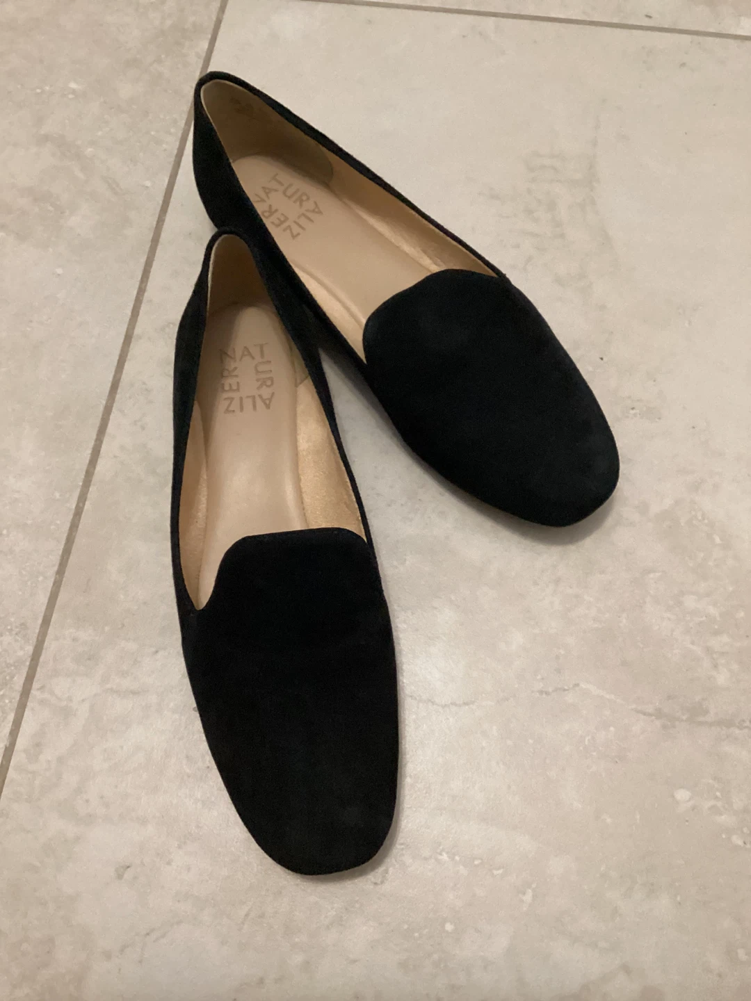 NATURALIZER BLACK SUEDE LOAFERS