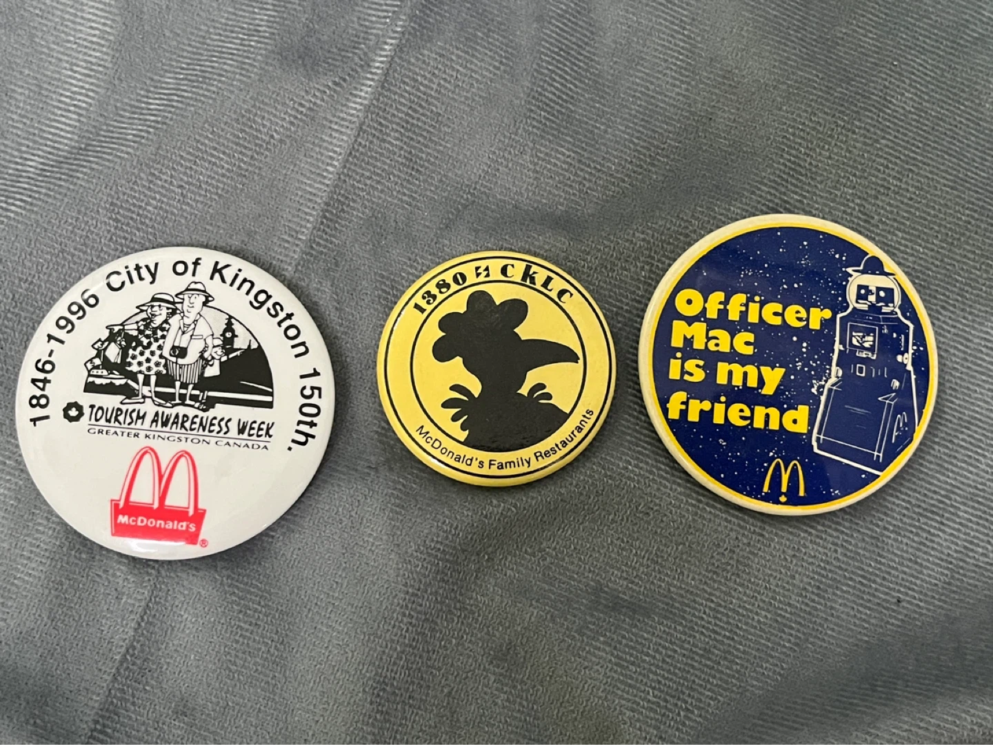 Lot of vintage McDonald’s pins/badges/buttons - photo 5