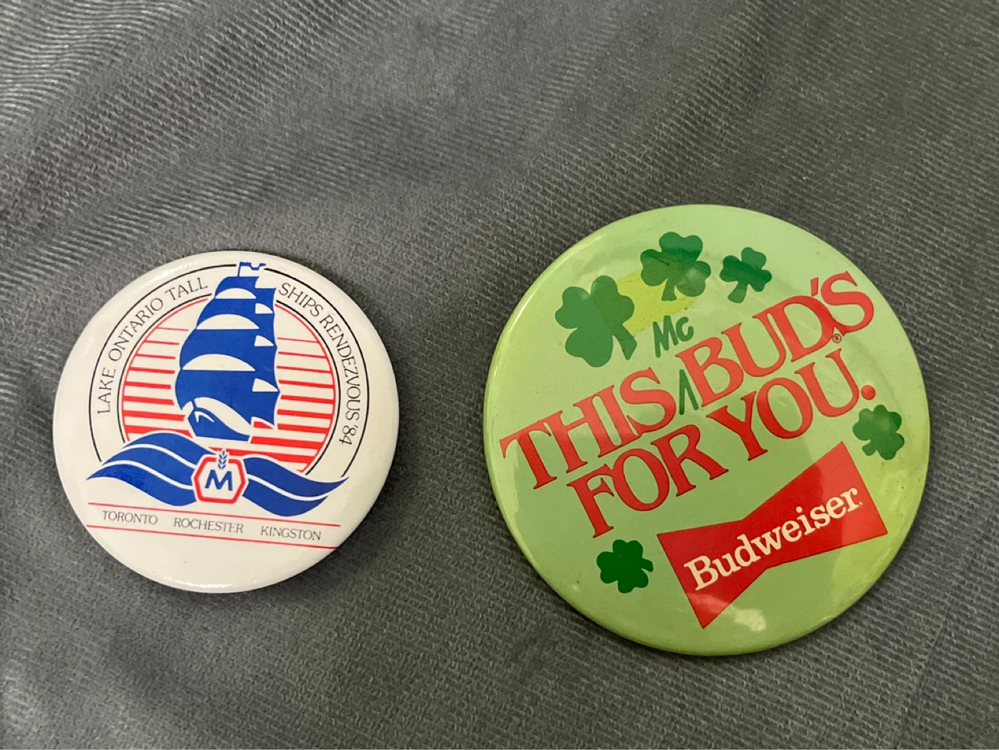 Lot of beer/spirits keychains and badges/buttons - photo 3