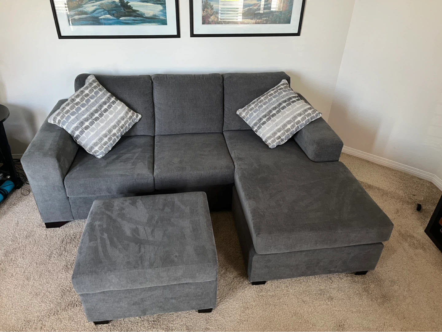 Price reduced Sectional w/ Reversible Chaise + Ottoman - photo 2