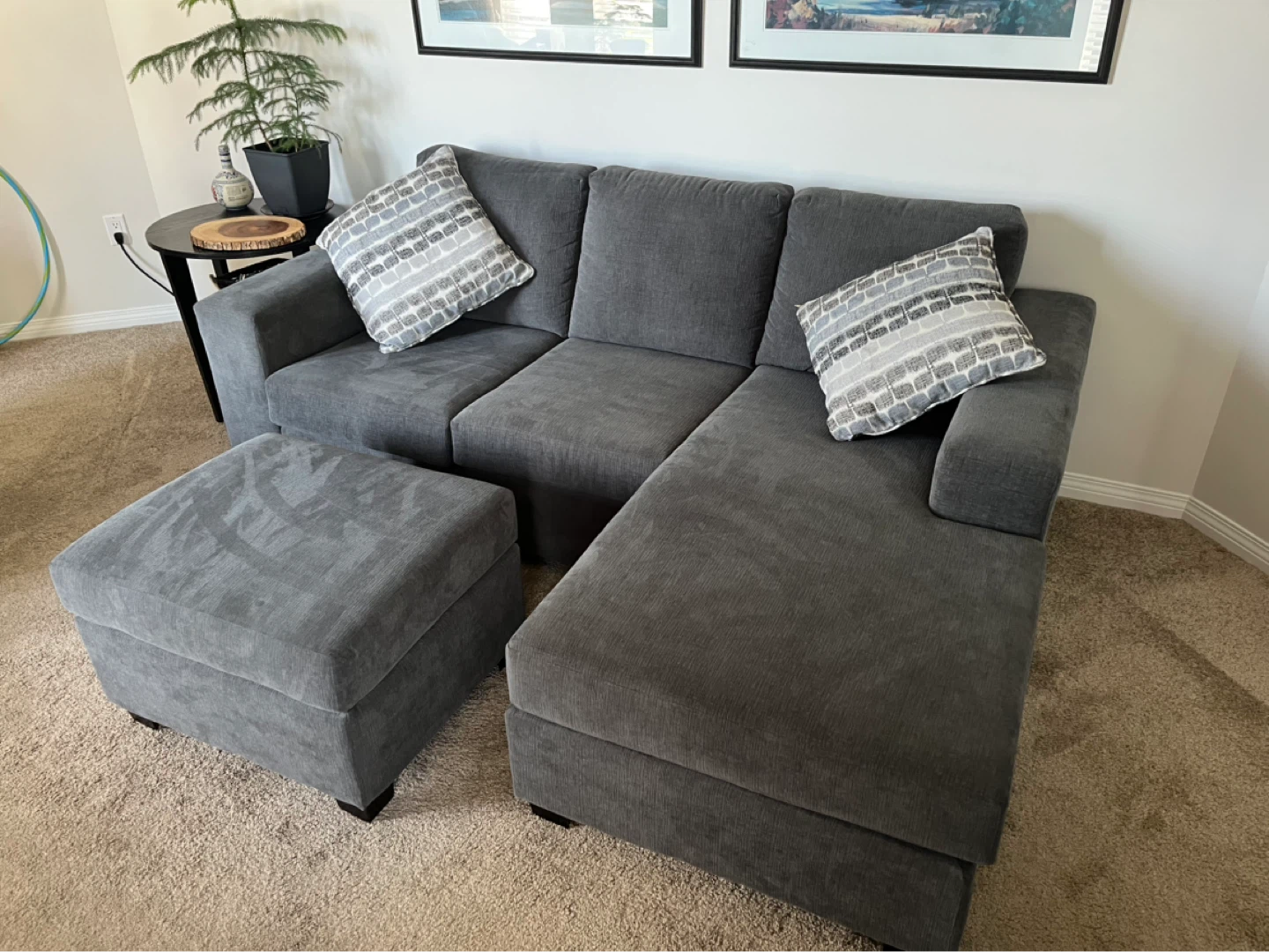 Price reduced Sectional w/ Reversible Chaise + Ottoman - photo 3