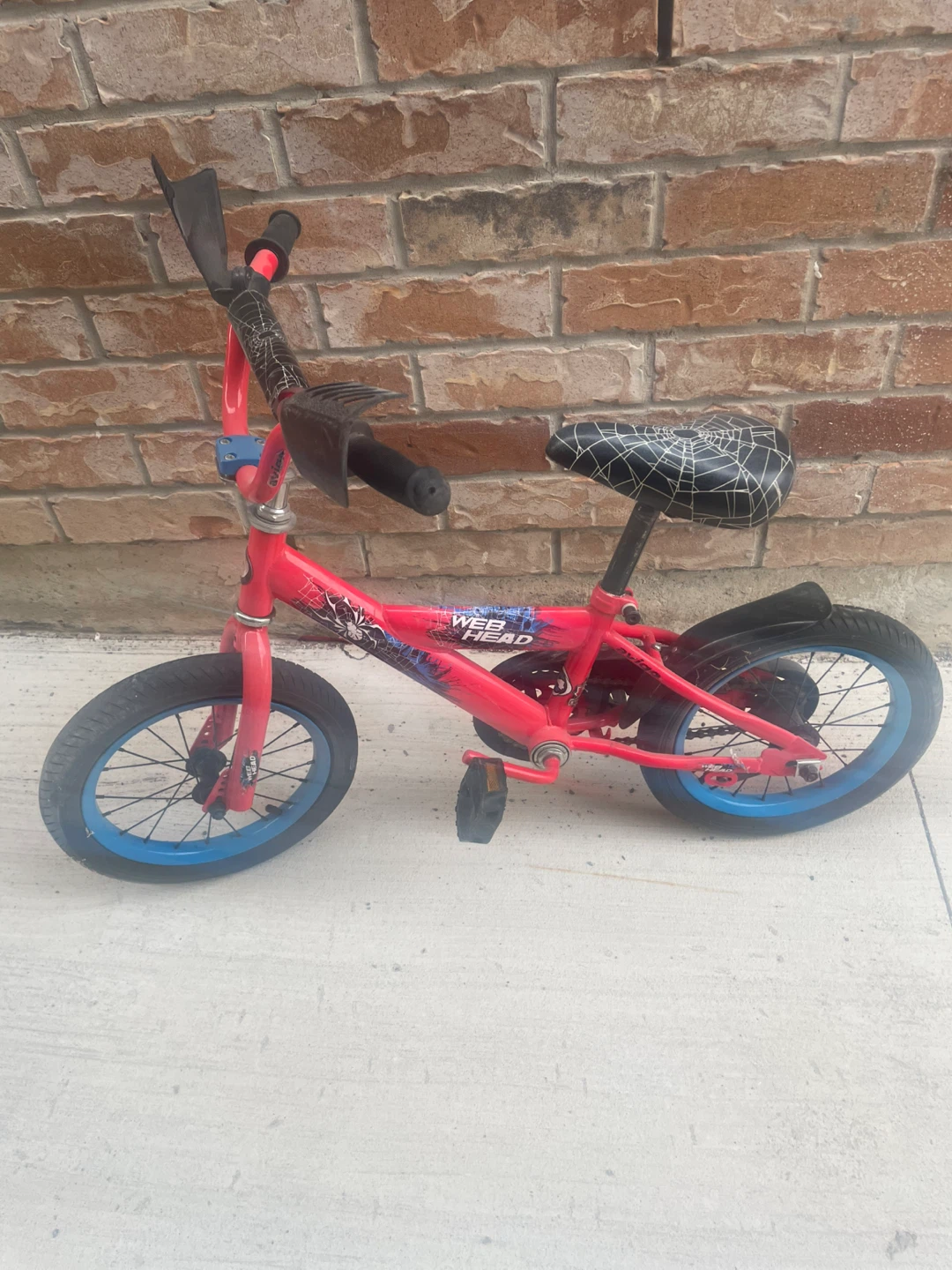 Spider-Man Themed Bike - photo 2