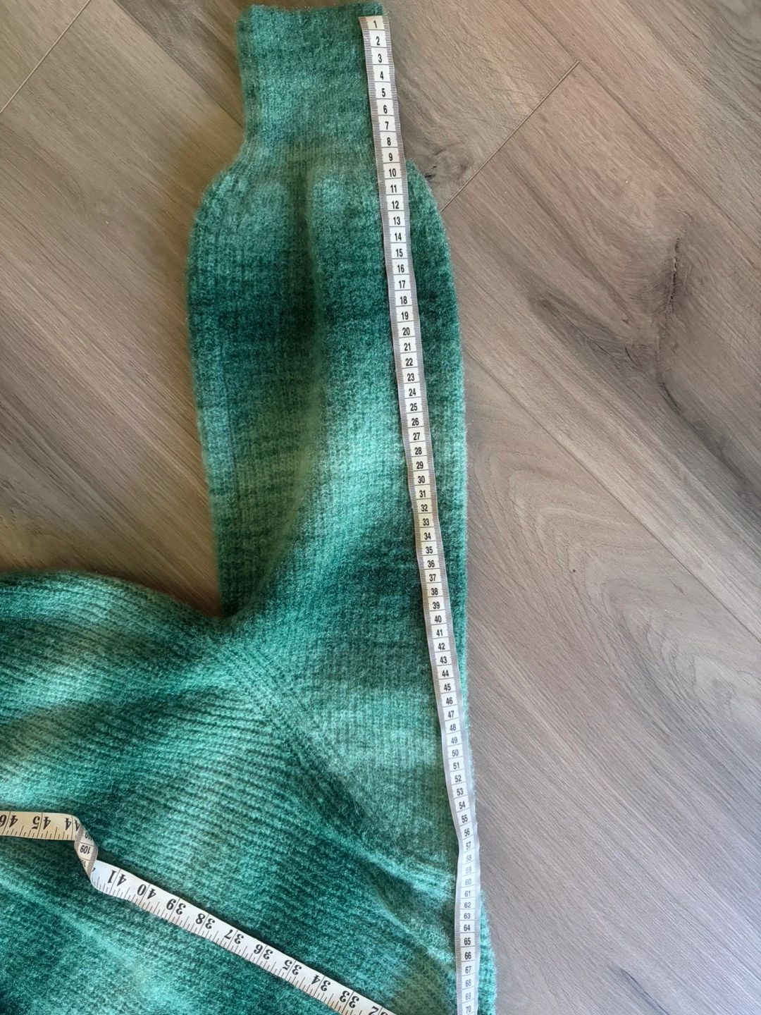 Fluffy green gradient sweater - photo 4