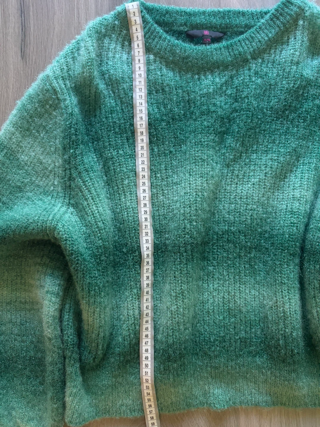 Fluffy green gradient sweater - photo 2