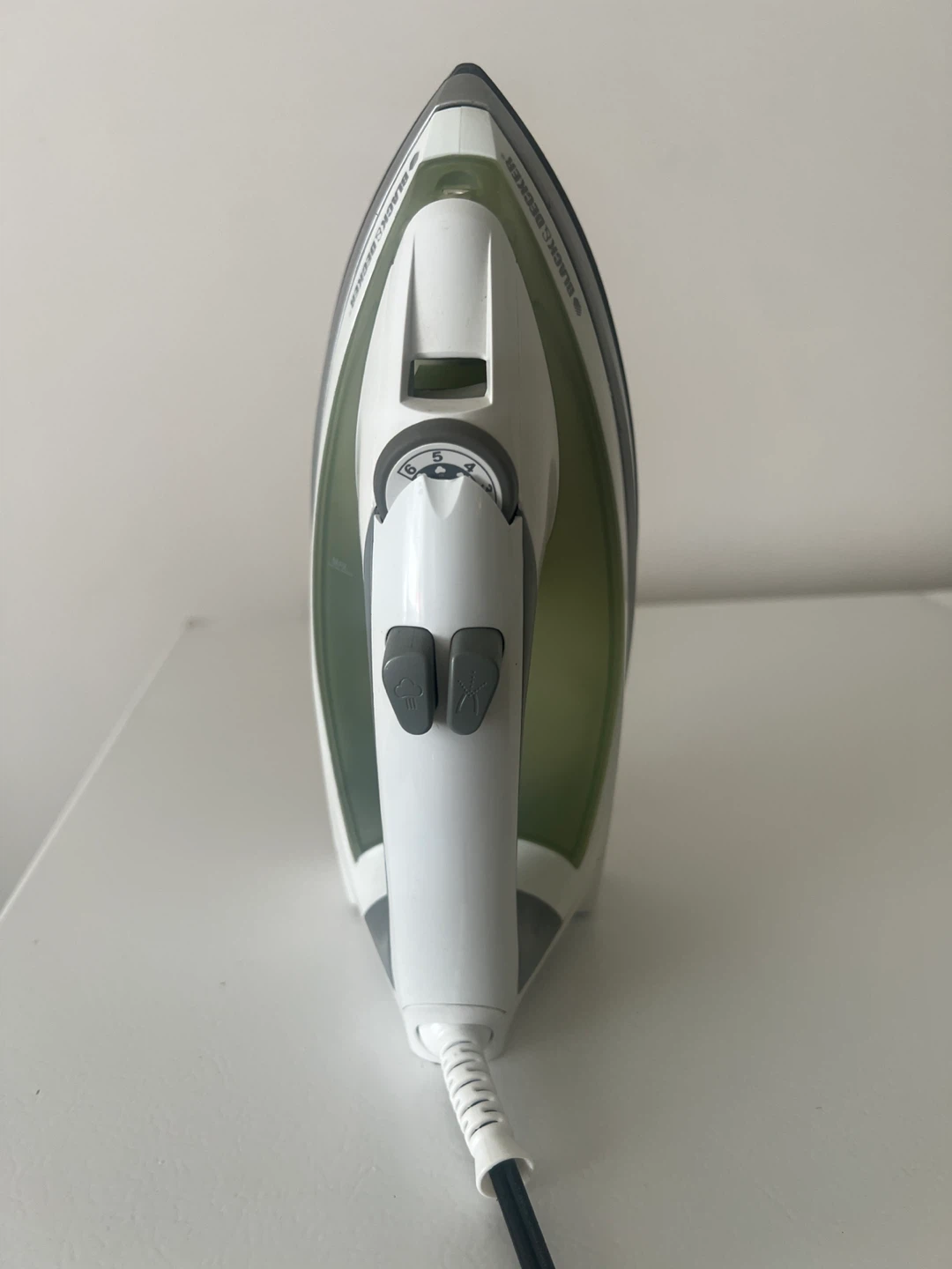 BLACK+DECKER Steam Iron - photo 2