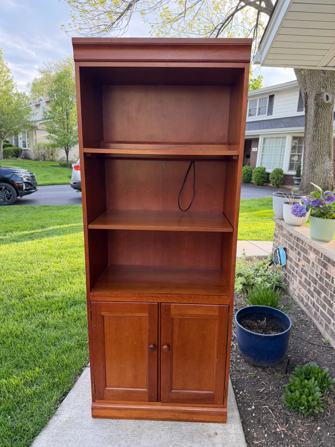 Hooker Furniture Bookcase with Cabinet Doors