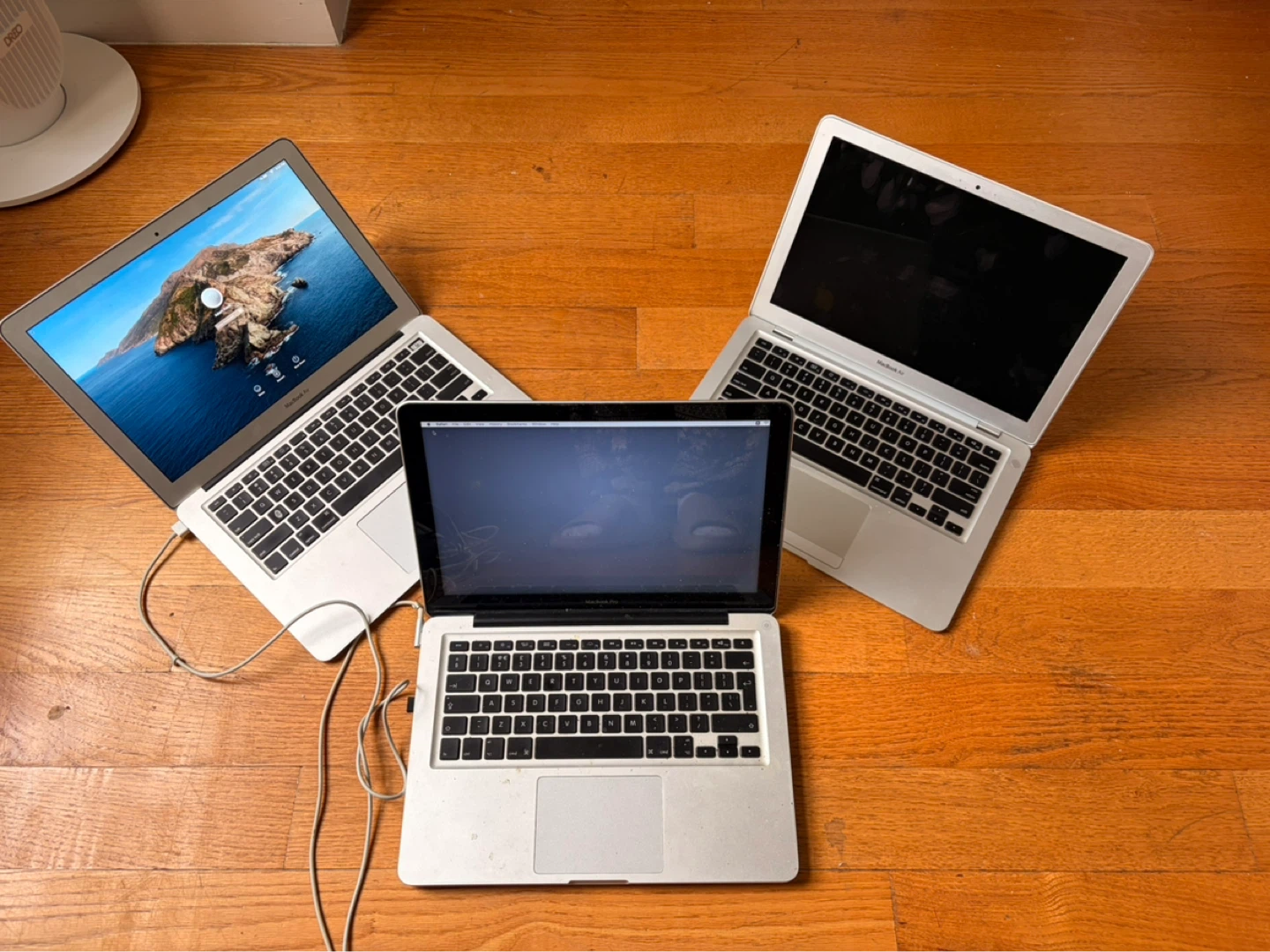 Apple MacBook Laptops (3-Pack)