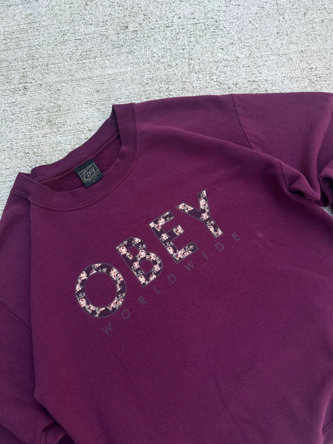 VINTAGE OBEY Worldwide Floral Logo Crewneck Sweatshirt - photo 3