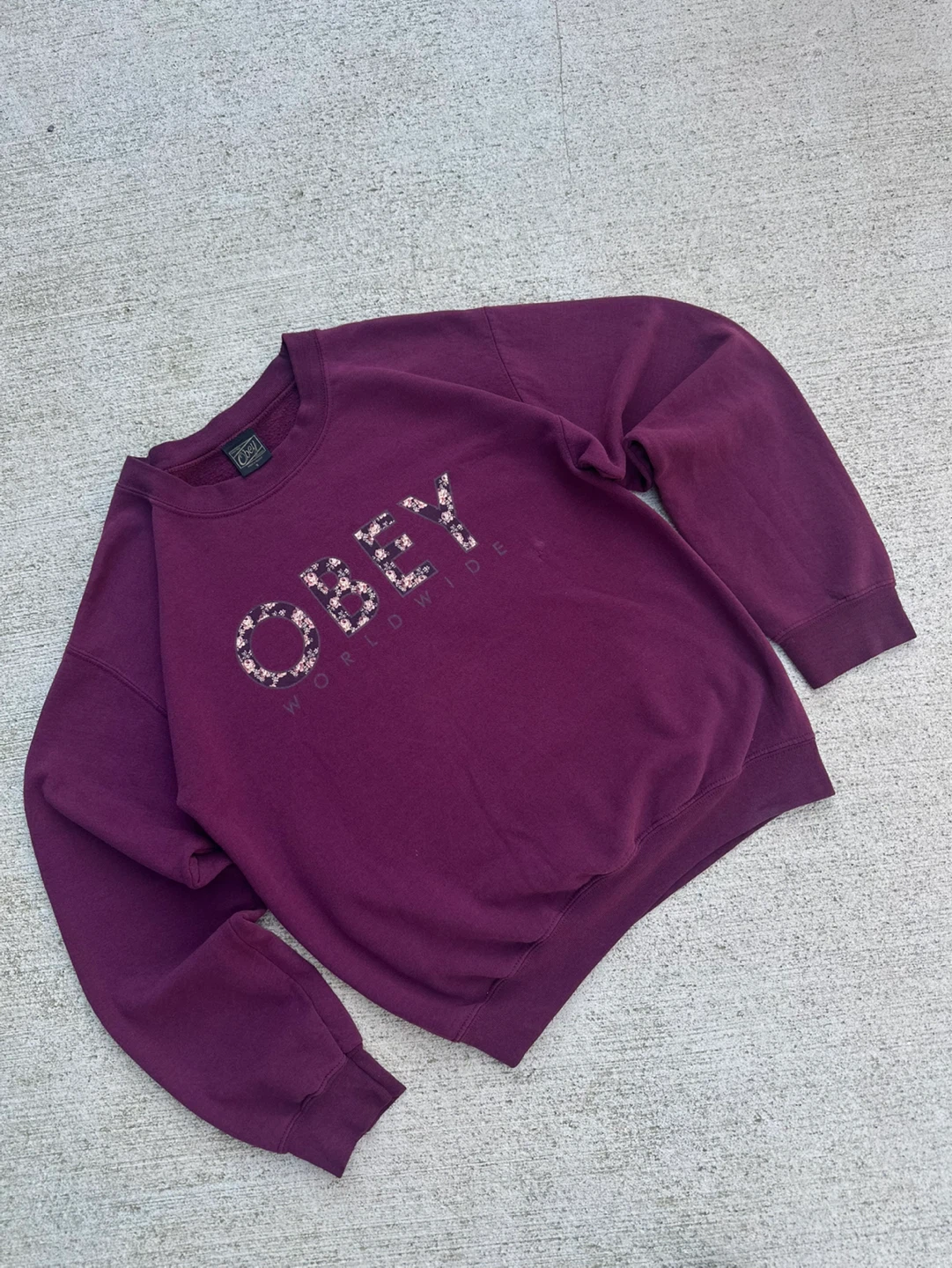 VINTAGE OBEY Worldwide Floral Logo Crewneck Sweatshirt
