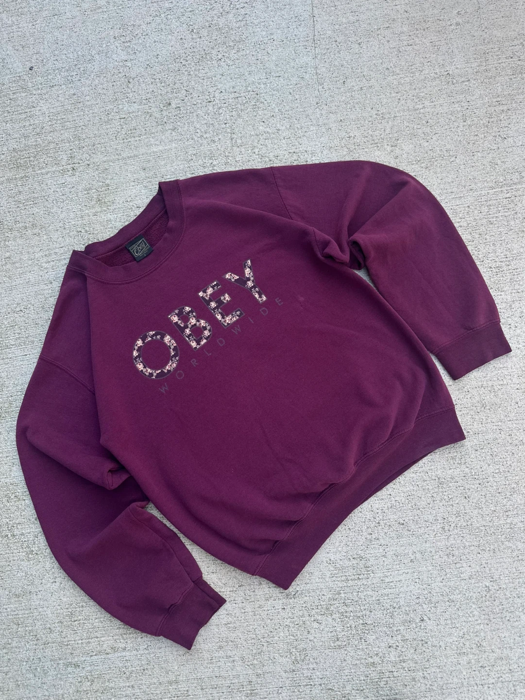 VINTAGE OBEY Worldwide Floral Logo Crewneck Sweatshirt - photo 2