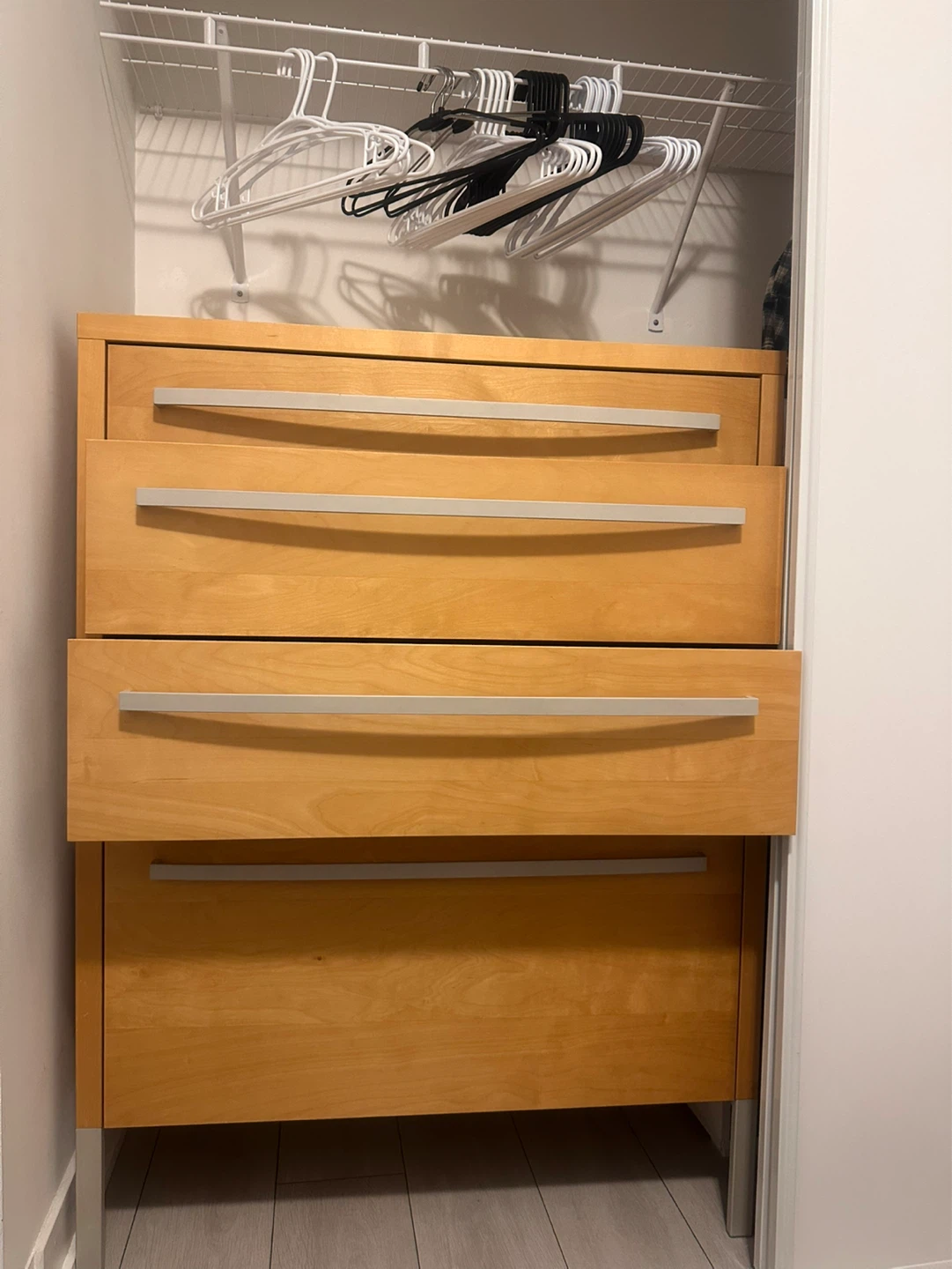 Wooden 4-drawer dresser with silver handles - photo 3